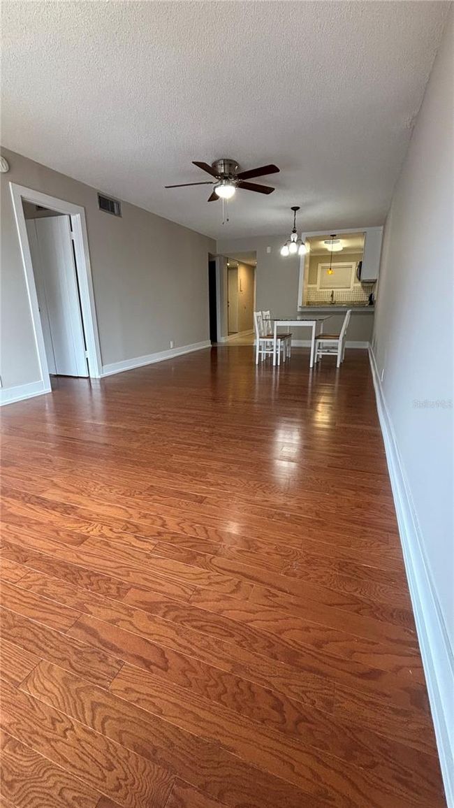APT-210 - 2763 Woodgate Ln, Condo with 2 bedrooms, 2 bathrooms and null parking in SARASOTA FL | Image 10