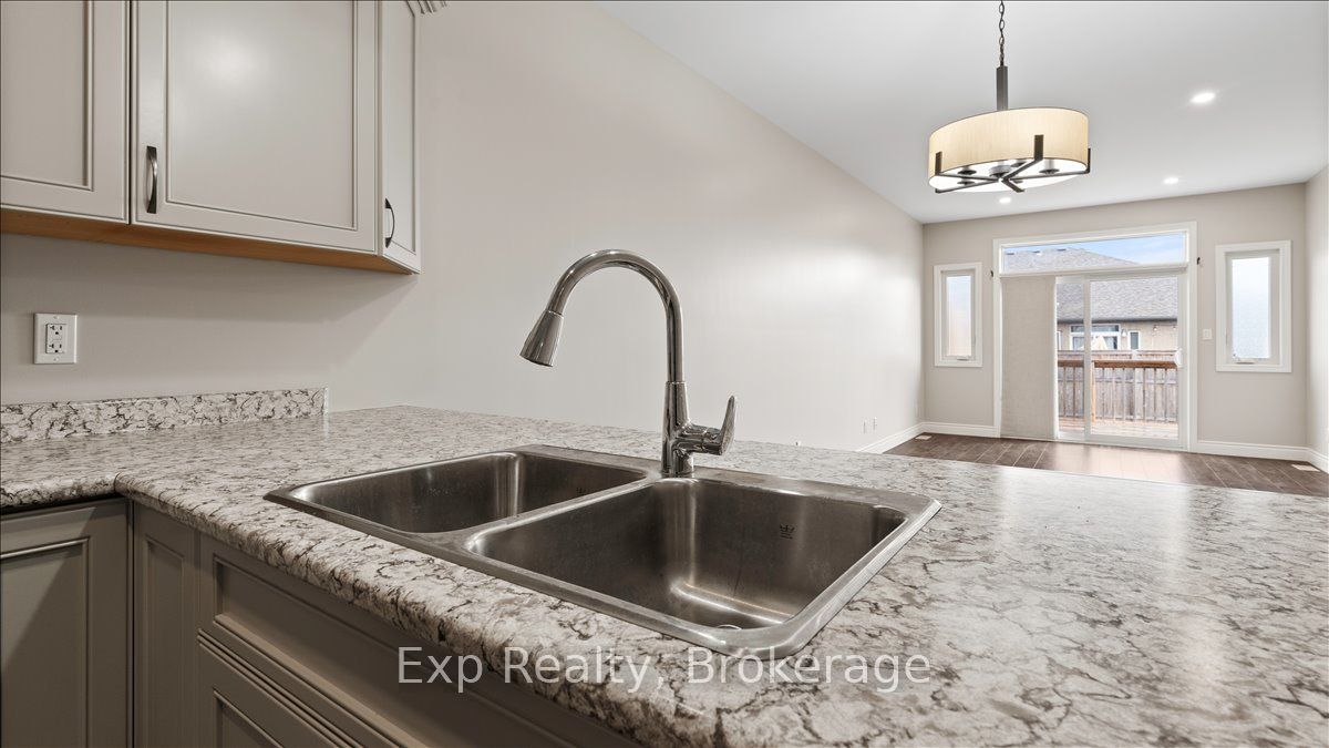 Residential Lease in Belleville 3