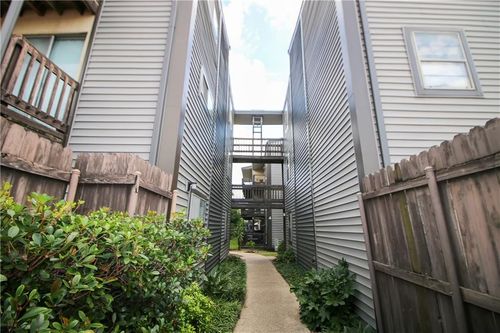 307-2301 Edenborn Ave, Metairie, LA, 70001-8215 | Card Image