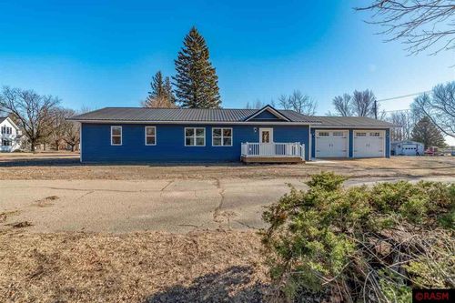 402 E Iowa St, Elmore, MN, 56027-3433 | Card Image