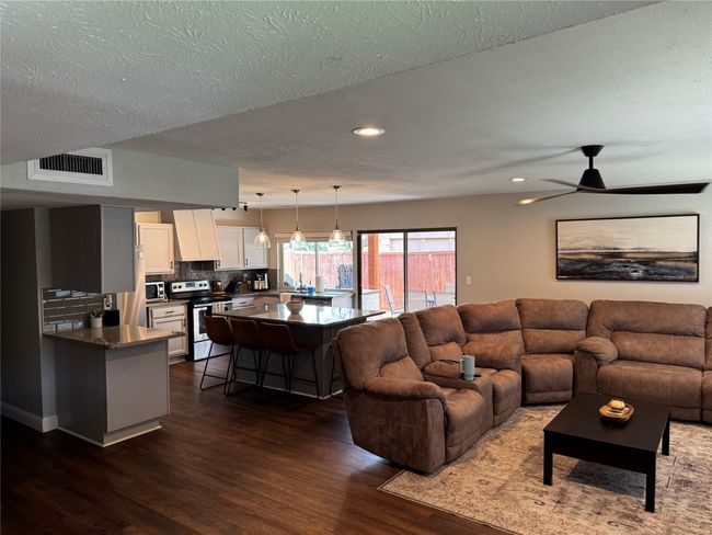 1029 Cross Bend Rd, House other with 4 bedrooms, 2 bathrooms and null parking in Plano TX | Image 8