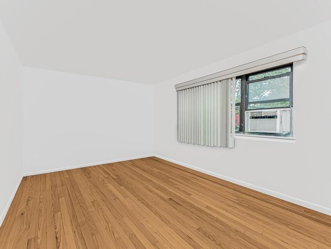 1009 Havemeyer Ave, Home with 6 bedrooms, 3 bathrooms and 3 parking in Bronx NY | Image 10