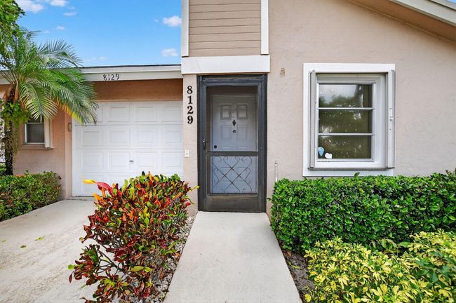 8129 Springtree Rd, Condo with 2 bedrooms, 2 bathrooms and null parking in Boca Raton FL | Image 4