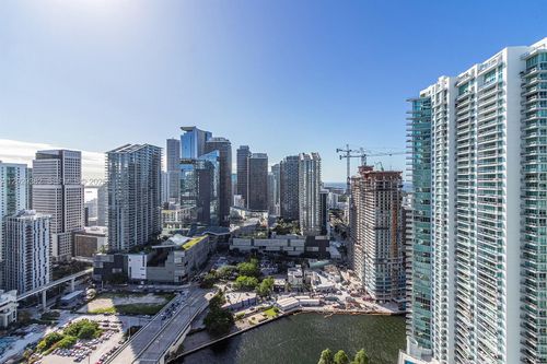 3914-350 S Miami Ave, Miami, FL, 33130-1909 | Card Image