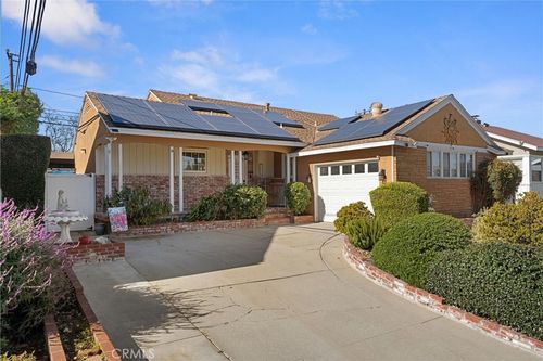 2213 Knoxville Ave, Long Beach, CA, 90815 | Card Image