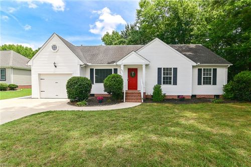 925 Johnstown Road, Chesapeake, VA, 23322 | Card Image