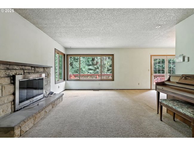 1425 Se 9 Th St, House other with 6 bedrooms, 3 bathrooms and null parking in Gresham OR | Image 9