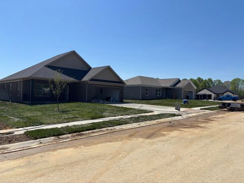 307 Cinchpost Circle, London, KY, 40744 | Card Image