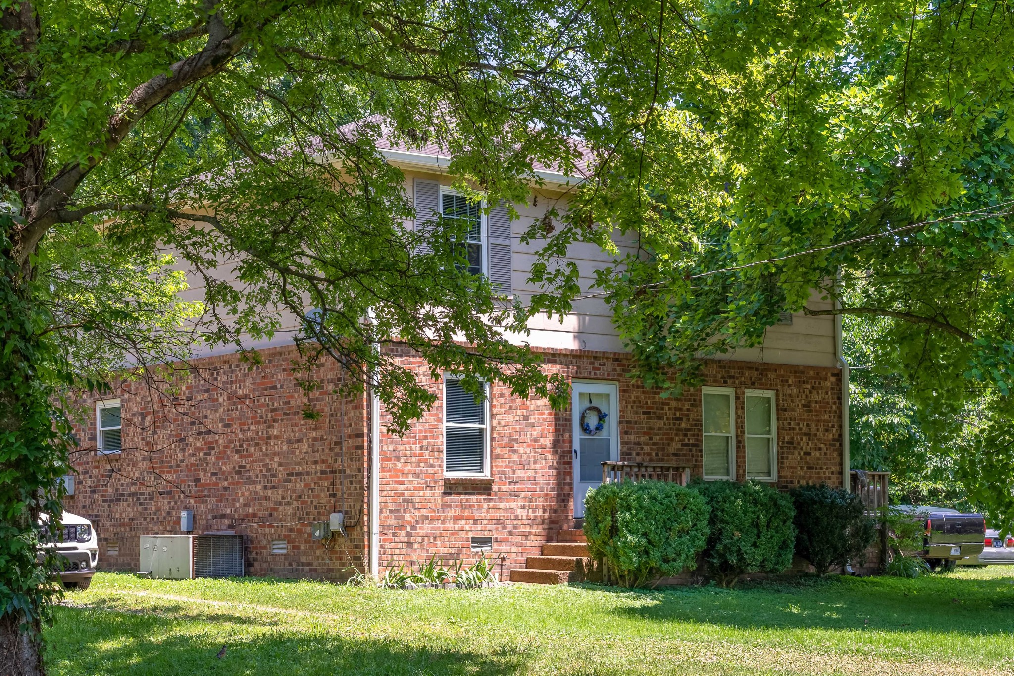 Harpeth Bend Dr, Nashville, TN 37221