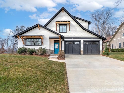 17 Ashe Park Cir, Asheville, NC, 28806-0165 | Card Image