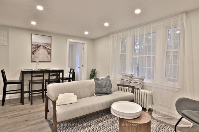 106 - 699 Eglinton Ave W, Home with 2 bedrooms, 1 bathrooms and 1 parking in Toronto ON | Image 6