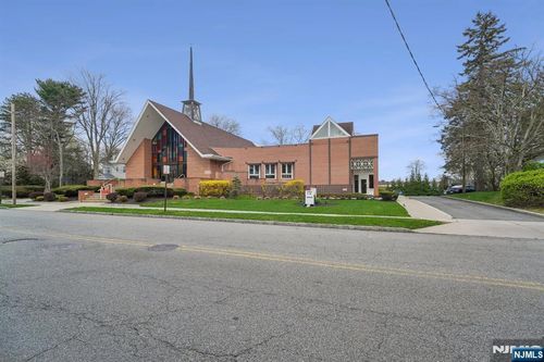 153 Park St, Montclair, NJ, 07042-3901 | Card Image