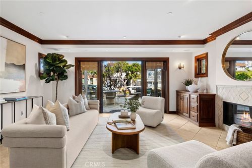 707 Larkspur Ave, Corona del Mar, CA, 92625-2341 | Card Image
