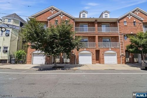 97 Astor St, Newark, NJ, 07114-1941 | Card Image
