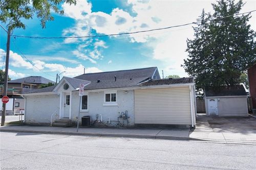 139 Chestnut Ave, Brantford, ON, N3T4C8 | Card Image