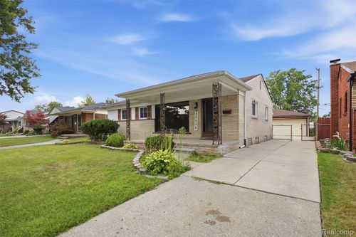22232 David St, Taylor, MI, 48180-2709 | Card Image