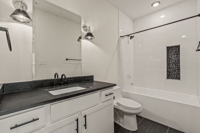 Guest Bathroom | Image 35