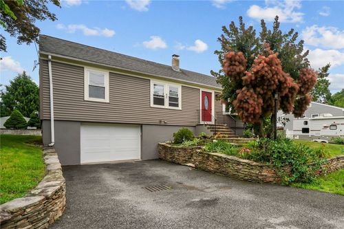 42 Belcourt Ave, North Providence, RI, 02911-3239 | Card Image