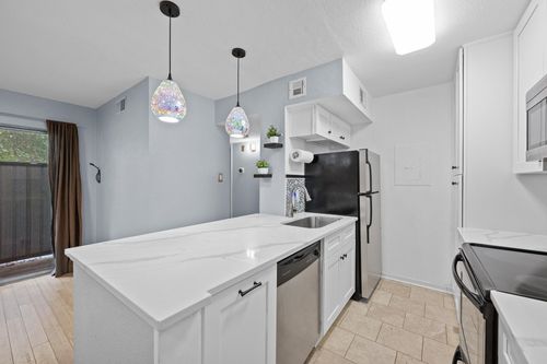 apt-405-3204 Menchaca Rd, Austin, TX, 78704-5926 | Card Image