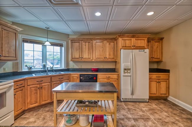 122 Fairway Acres Dr, Home with 7 bedrooms, 5 bathrooms and 3 parking in Dunmor KY | Image 62