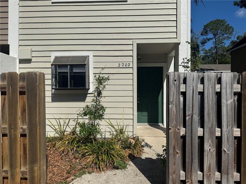 2202 39th Dr, GAINESVILLE, FL, 32607-4364 | Card Image