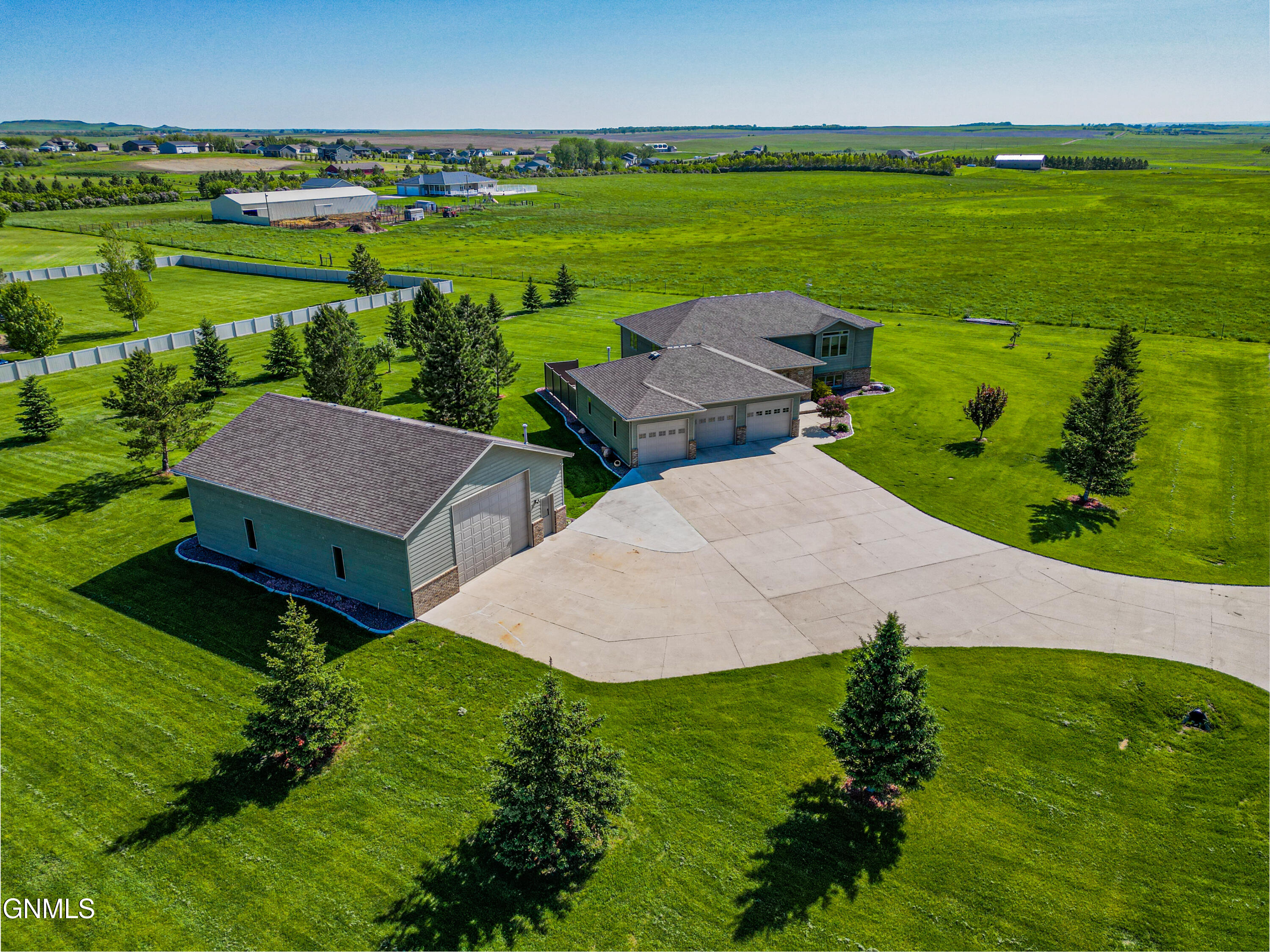 Cordgrass Dr, Bismarck, ND 58503