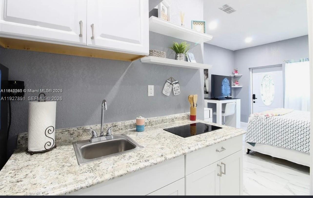 Residential in Hollywood