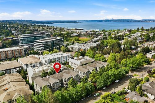 207-521 7th Ave, Kirkland, WA, 98033-4240 | Card Image