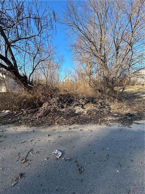 910 Northrup Ave, Kansas City, KS, 66101-3218 | Card Image