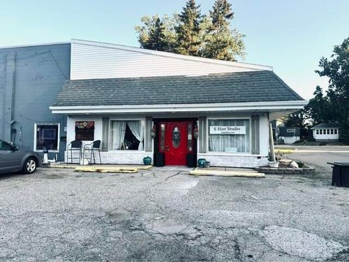 106 Parkway St, Jackson, MI, 49203-5848 | Card Image