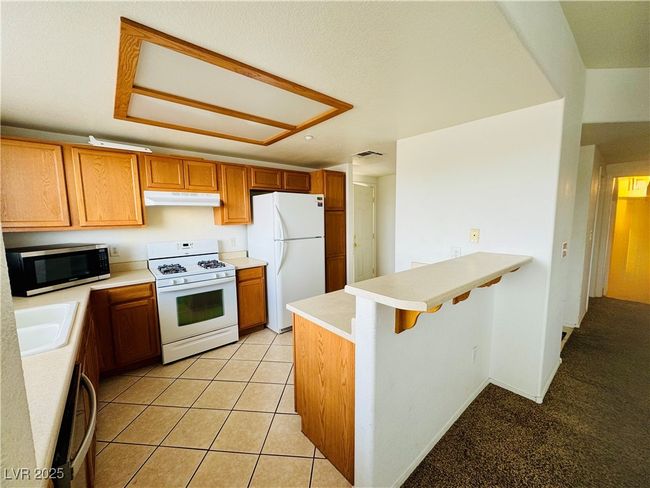 UNIT-1325 - 833 Aspen Peak Loop, Condo with 2 bedrooms, 2 bathrooms and null parking in Henderson NV | Image 7