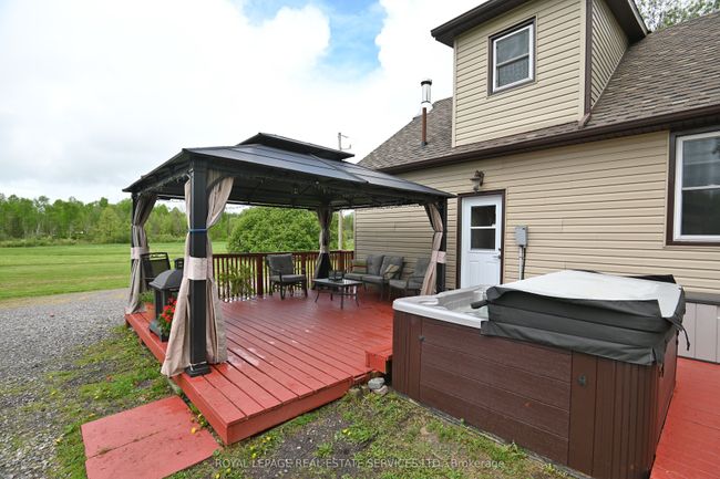 3000 Highway 654 Highway W, House other with 3 bedrooms, 2 bathrooms and 25 parking in Nipissing ON | Image 4