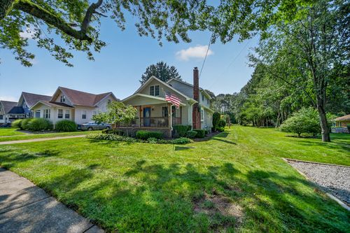 818 Clifton Dr, Erie, PA, 16505-3608 | Card Image