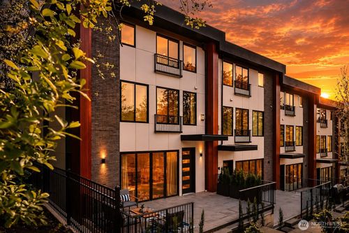 282 118th Ave Se, Bellevue, WA, 98005-3517 | Card Image