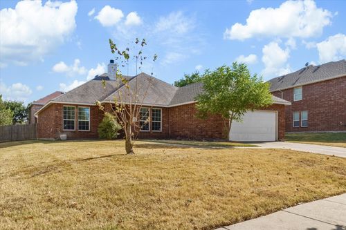 1738 Summerwood Ln, Cedar Hill, TX, 75104-3909 | Card Image