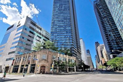 2904 - 832 Bay St, Condo with 1 bedrooms, 1 bathrooms and null parking in Toronto ON | Image 2