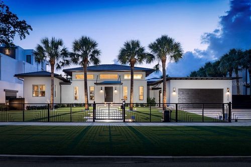 5129 W Neptune Way, Tampa, FL, 33609-3515 | Card Image