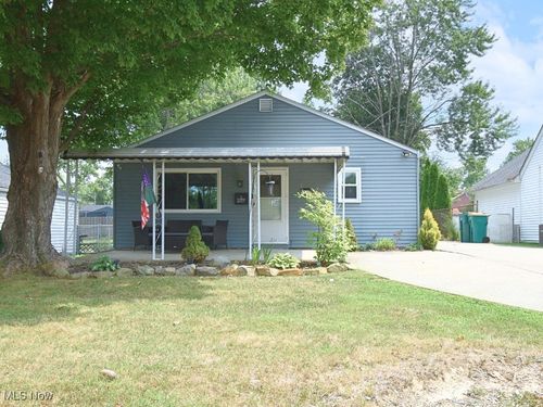 5043 Brooksdale Rd, Mentor, OH, 44060-1211 | Card Image