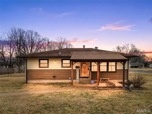 1760 Fernbrook Ln, Florissant, MO, 63031-3365 | Card Image