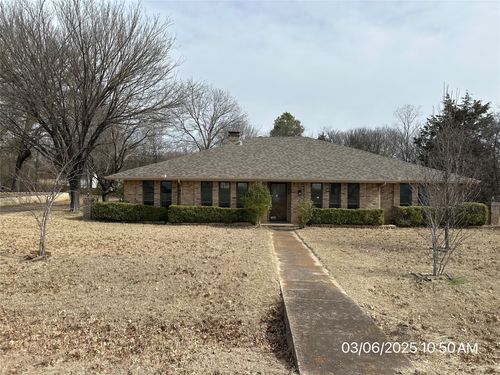 103 Red Bud Ct, Oak Leaf, TX, 75154-3823 | Card Image