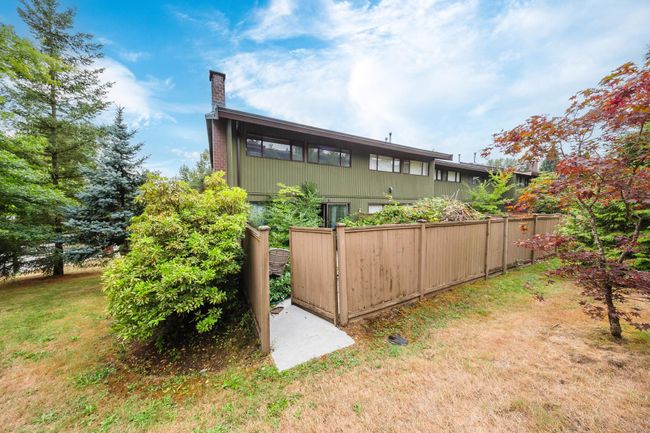 2984 Mira Place, Townhouse with 3 bedrooms, 1 bathrooms and 1 parking in Burnaby BC | Image 5