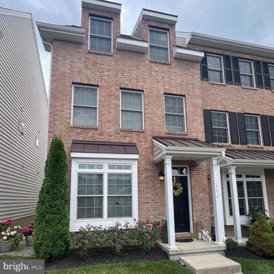 606 D Street, Townhouse with 3 bedrooms, 3 bathrooms and null parking in KENNETT SQUARE PA | Image 1