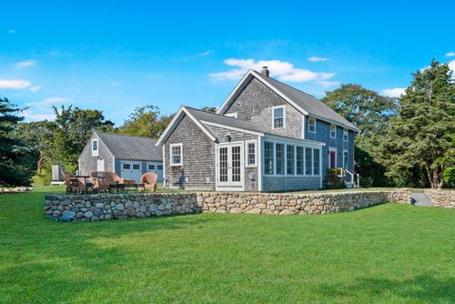 187 Lagoon Pond Rd, Vineyard Haven, MA, 02568-5516 | Card Image