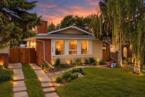 3016 Cedar Ridge Dr Sw, Calgary, AB, T2W1X6 | Card Image