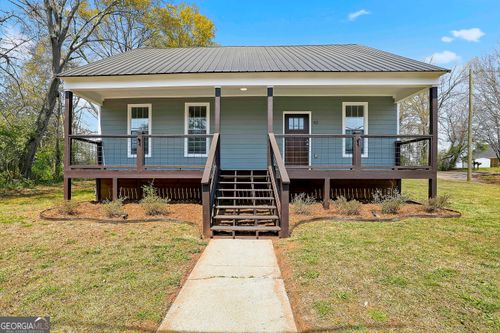 42 Main St, Newnan, GA, 30263-1032 | Card Image