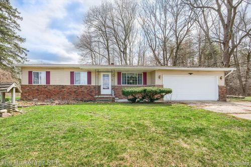 9370 Vienna Rd, Otisville, MI, 48463-9613 | Card Image