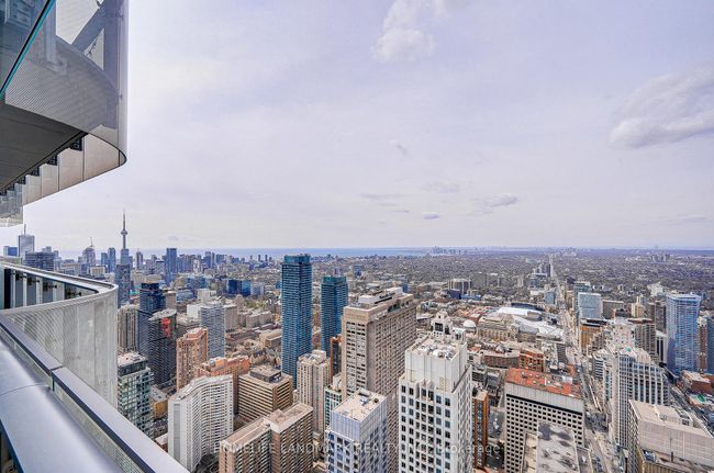6108 - 1 Bloor St E, Condo with 2 bedrooms, 2 bathrooms and 1 parking in Toronto ON | Image 40