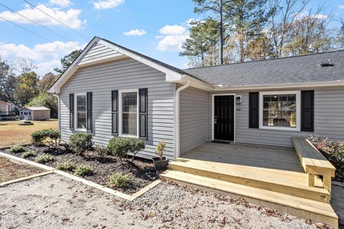 142 W Haywood St, Wendell, NC, 27591-9004 | Card Image