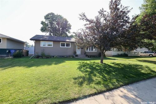 42 Hanley Cres, Regina, SK, S4R5A7 | Card Image