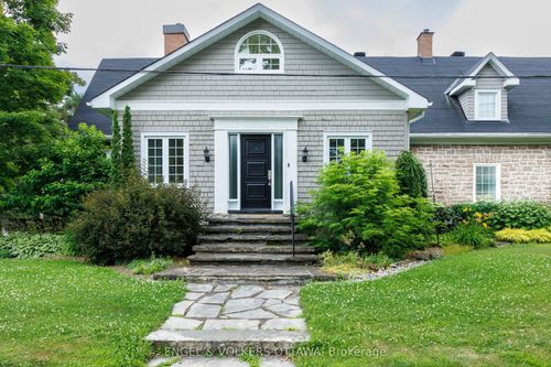 233 Strathburn St, Almonte, ON, K0A1A0 | Card Image